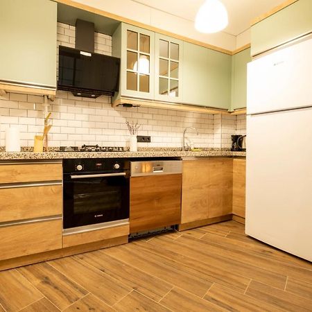 Spacious And Comfy 2Br In The Heart Of Cihangir Lägenhet Istanbul Exteriör bild