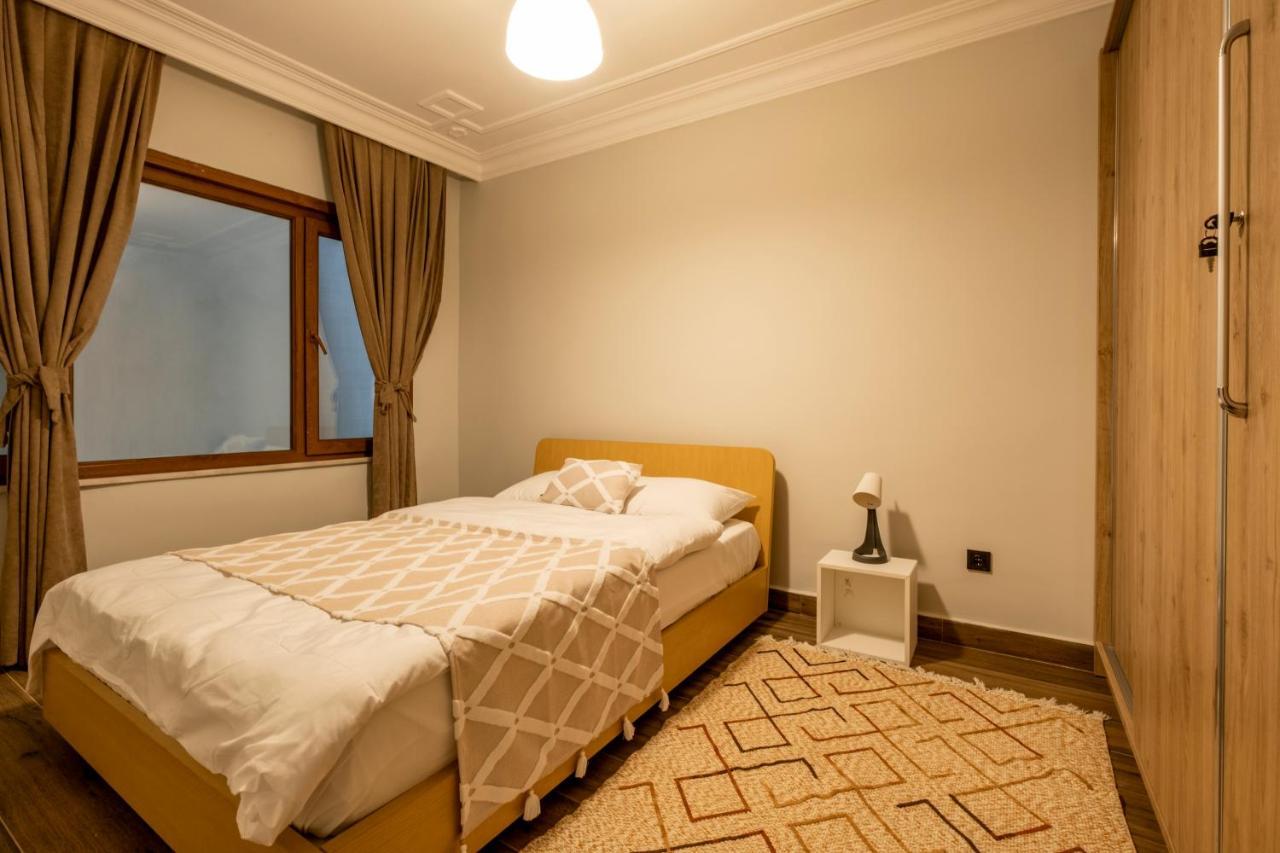 Spacious And Comfy 2Br In The Heart Of Cihangir Lägenhet Istanbul Exteriör bild