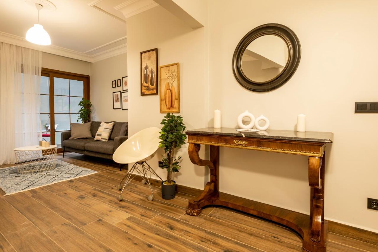 Spacious And Comfy 2Br In The Heart Of Cihangir Lägenhet Istanbul Exteriör bild