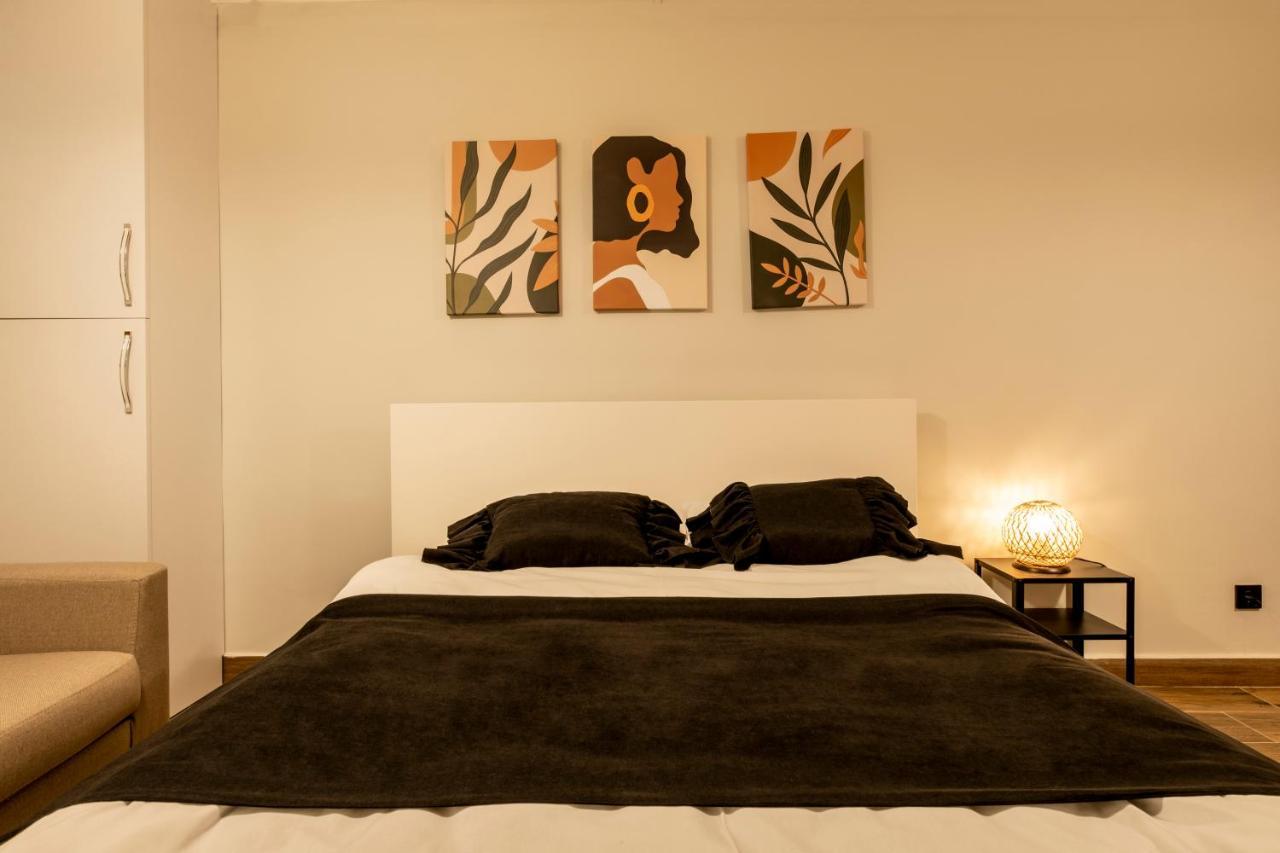 Spacious And Comfy 2Br In The Heart Of Cihangir Lägenhet Istanbul Exteriör bild