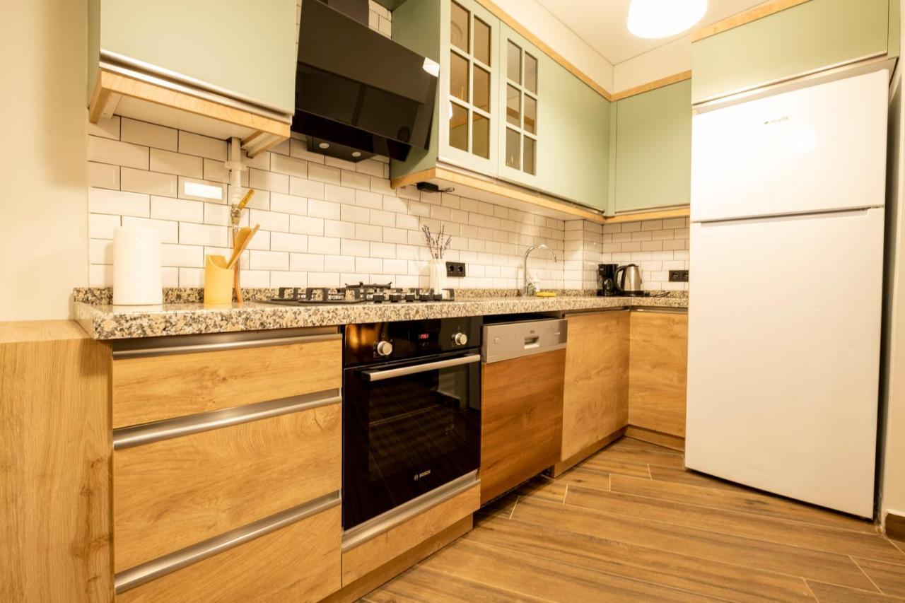 Spacious And Comfy 2Br In The Heart Of Cihangir Lägenhet Istanbul Exteriör bild
